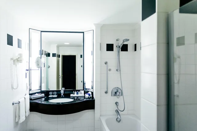 جناح بإطلالة، Radisson Blu Carlton 5/6