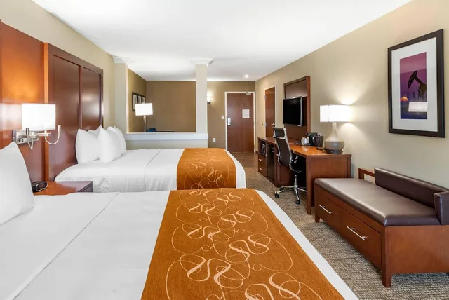 جناح بسريرين كوين مع أريكة لذوي الإعاقة، Comfort Suites Midland West 3/5