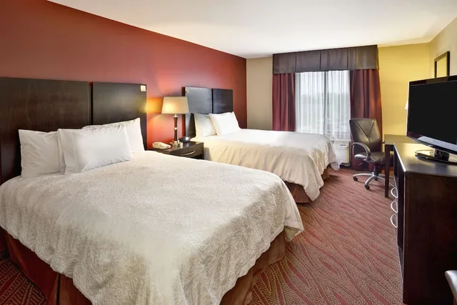 غرفة بسريرين كوين لذوي الإعاقة، Hampton Inn Ft Wayne Dupont Road 1/2