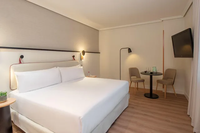 جناح جونيور بشرفة، Hotel Madrid Alameda Aeropuerto, Affiliated by Melia 5/10