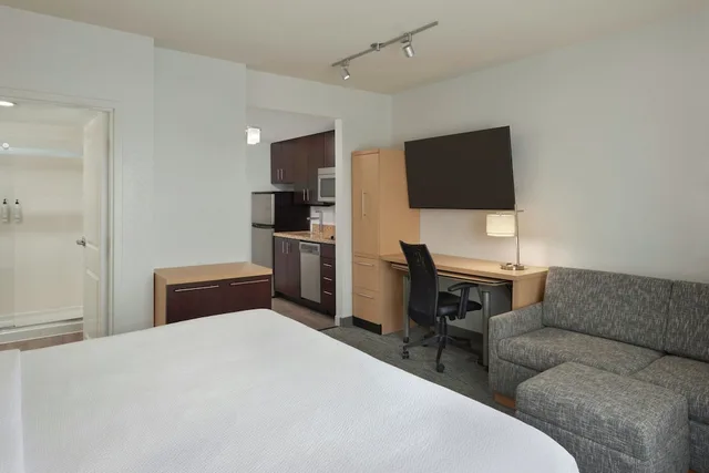 استوديو بسرير كينج مع أريكة، Marriott S Towneplace Suites Thunder Bay 4/10