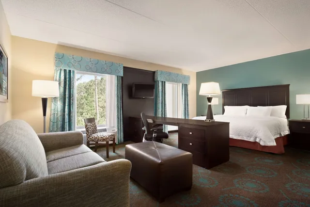 جناح استوديو بسرير كينج مع أريكة، Hampton Inn & Suites Bluffton-Sun City 1/9