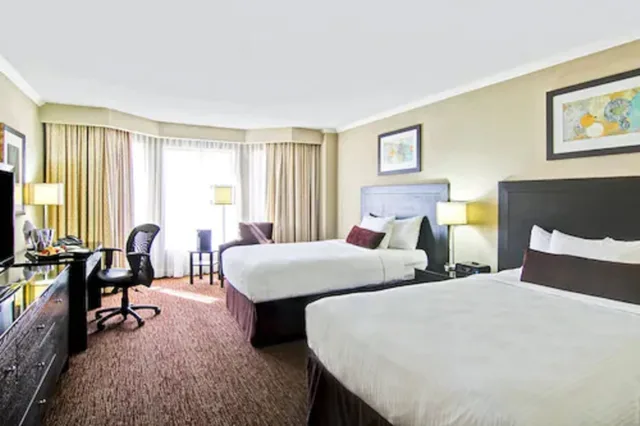 غرفة بسريرين مزدوجين، Delta Hotels By Marriott Toronto East 1/2