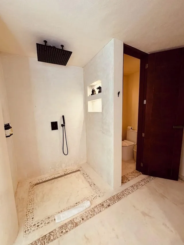 غرفة ديلوكس بسرير كينج بإطلالة جزئية على البحر بحوض استحمام، Hotel Casa Punta Coco & Beach Club - Adults Only 3/4