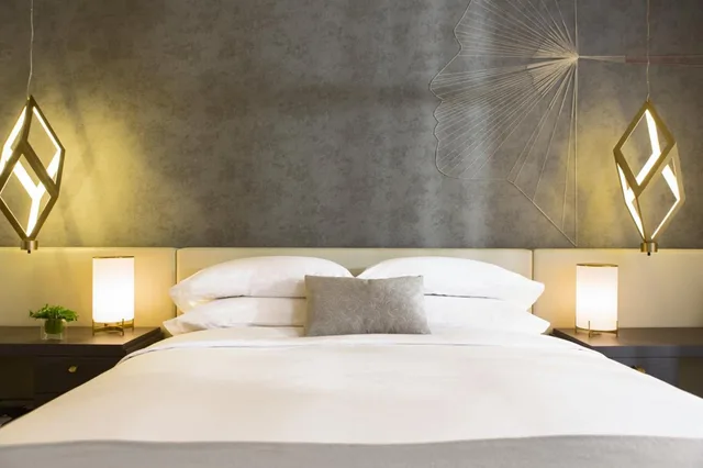 Essential، Kimpton La Peer Hotel 1/3