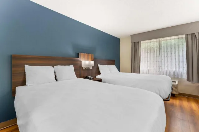 Efficiency, 2 Double Beds، Suburban Studios LaVale-Cumberland 4/10