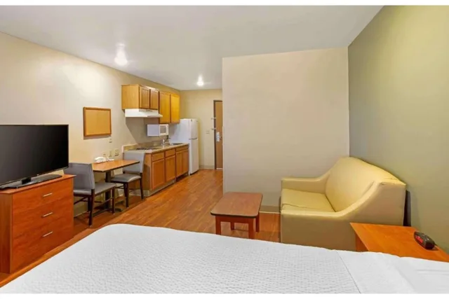 غرفة قياسية بسرير مزدوج، Studio 6 Extended Stay Birmingham Pelham AL 8/9