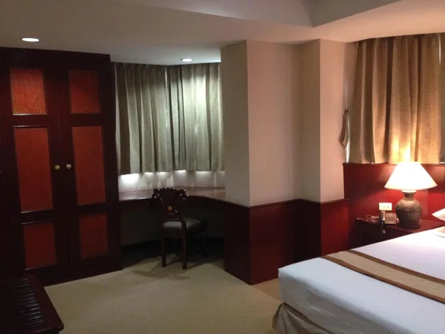 غرفة تنفيذية، The Grand Sathorn 4/8