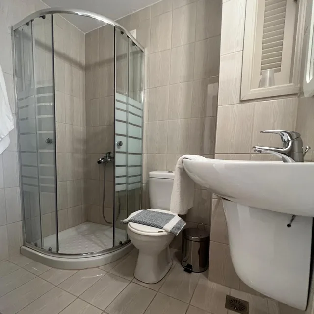غرفة بسرير مزدوج بإطلالة على المسبح، D And D Resort 6/7