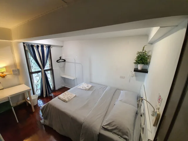 غرفة أساسية بسرير كوين بإطلالة على الحديقة بحمام مشترك، Hostel 16 6/8