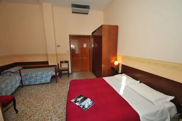 غرفة كلاسيكية رباعية بأربعة أسرّة بحمام خاص، Locanda Sant'anna 1/4