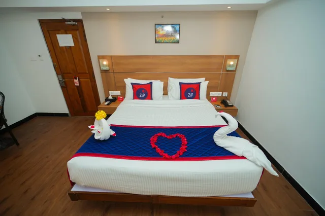 غرفة ديلوكس بسرير كينج، Zip by Spree Hotel Mangala International 2/2