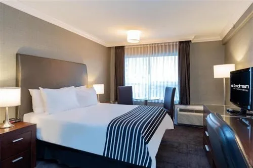 غرفة بسرير كوين، Sandman Hotel Vancouver Airport 1/3