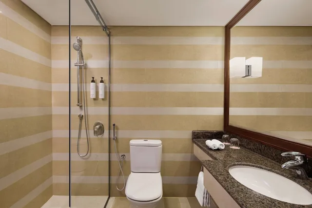 غرفة كلاسيكية بسريرين منفصلين بإطلالة على الحرم، سويس اوتيل المقام مكة(Swissotel Al Maqam Makkah) 10/10