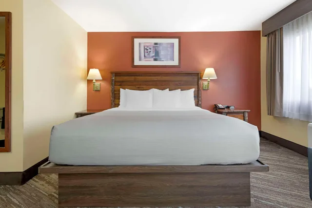 غرفة بسرير كينج، Quality Inn Ashland Lake Superior 1/5