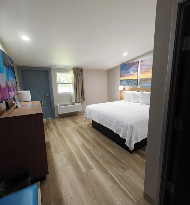 غرفة قياسية بسرير كينج، Days Inn by Wyndham Ocala North 7/10