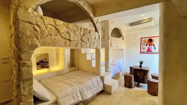 غرفة عائلية بسريرين كينج وسرير بطابقين بإطلالة على المدينة، 3 Pyramids View Inn 6/9