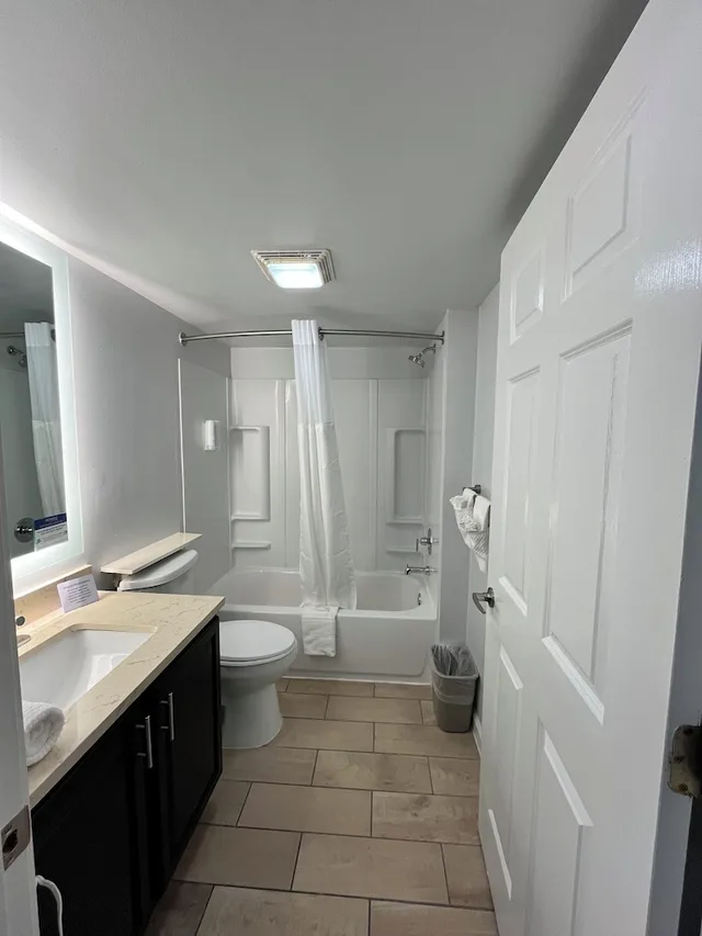 غرفة بسرير كوين لذوي الإعاقة، MainStay Suites Sterling near Dulles Town Center 6/7
