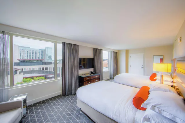 1 Bedroom, Suite, HILTON NASHVILLE-DOWNTOWN 1/2