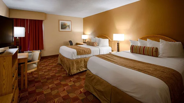غرفة بسريرين كوين، Best Western Martinsville Inn 1/4