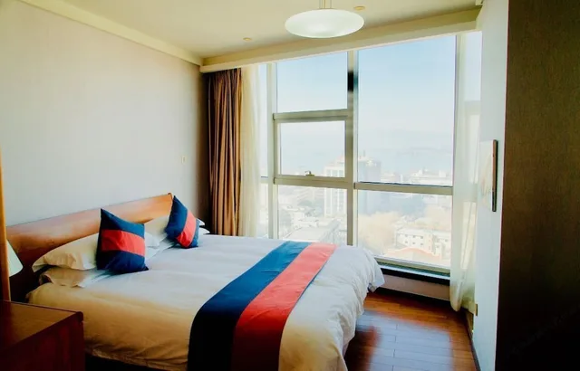جناح عائلي بسرير كينج وسرير فردي، East King Business Hotel 1/9