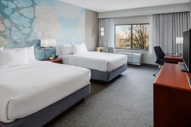 غرفة بسريرين كوين لذوي الإعاقة، Courtyard by Marriott Roseville Galleria Mall/Creekside Ridge Drive 1/5