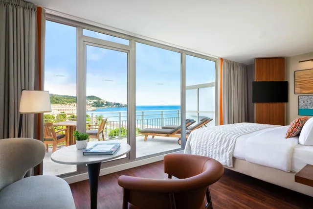 Executive, King Bed, Garden and Sea View، LE MERIDIEN NICE 1/3