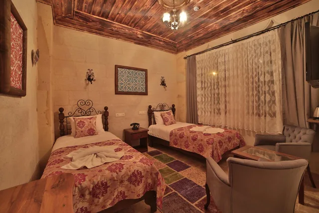 غرفة قياسية بسريرين منفصلين، Caravanserai Inn Hotel 3/6
