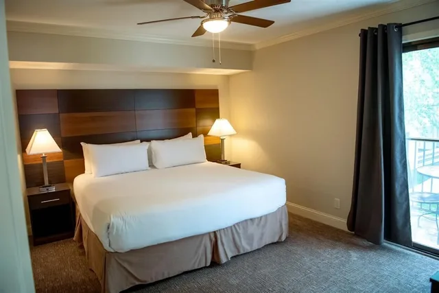 جناح فاخر بسرير كينج بحوض جاكوزي، Chase Suite Hotel Lincoln 2/10