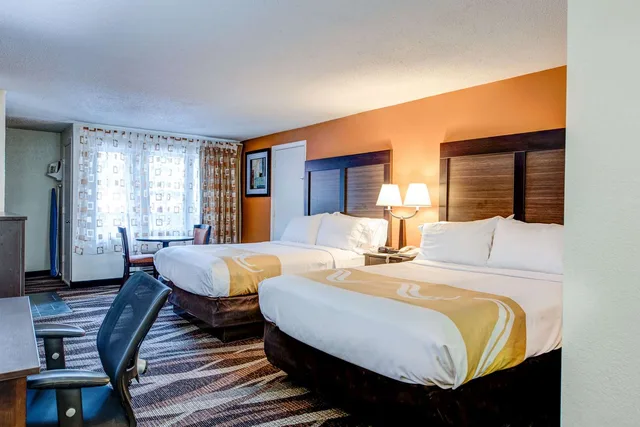 Room, 2 Queen Beds, Quality Inn Creekside - Downtown Gatlinburg 2/9