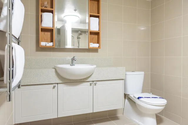 جناح تنفيذي بسرير كوين بغرفة نوم واحدة، Ocean Breeze Hotel Takapuna 2/2