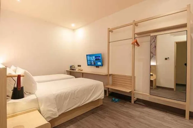FAITHFUL Twinbed Room، True Blue Menteng 2/4
