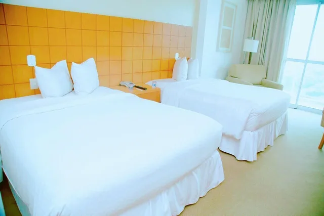 غرفة قياسية بسريرين منفصلين بإطلالة على البحر، Mercure Macae Hotel 2/7
