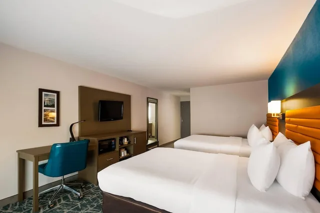 غرفة قياسية بسريرين كوين، Comfort Inn Falls Church - Tysons Corner 8/10