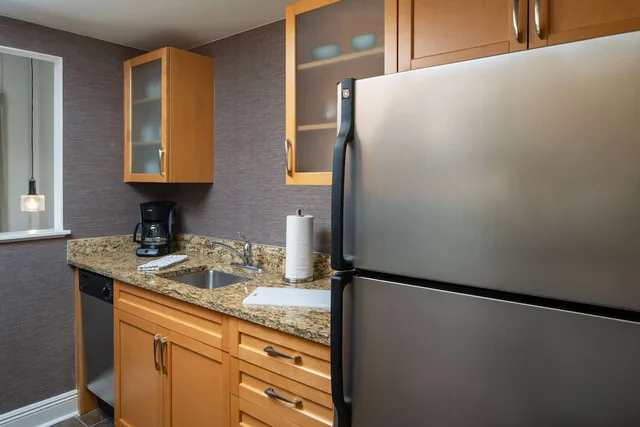 جناح بسريرين مزدوجين بغرفة نوم واحدة مع أريكة، Sonesta ES Suites New Orleans Convention Center 2/2
