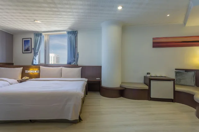 Standard, Triple, 1 Double and 1 Single Bed, MF Hotel Penghu 3/6