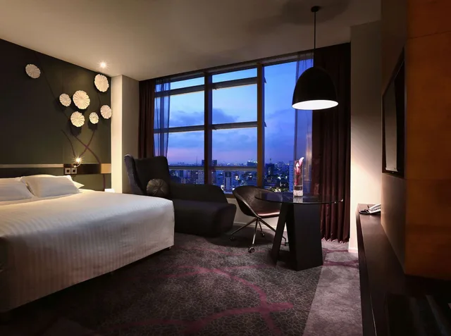 Deluxe, King Bed, Pullman Saigon Centre 9/10
