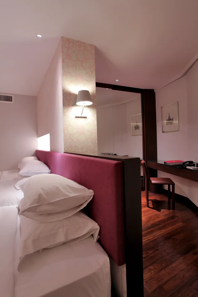 غرفة بريميوم ثلاثية، Lit Bangkok Hotel 1/4