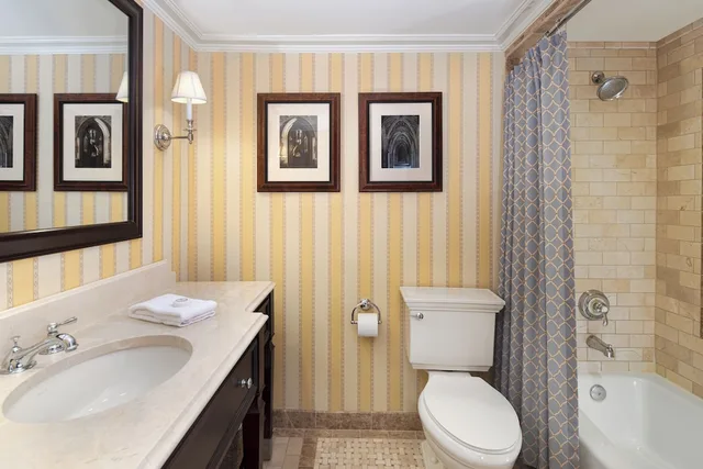 جناح بسرير مزدوج، Washington Duke Inn Golf Club 2/3