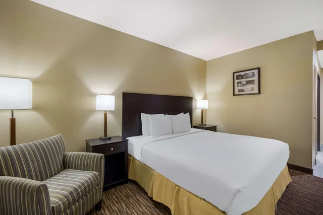 غرفة بسرير مزدوج لذوي الإعاقة، Best Western Gold Poppy Inn 6/8