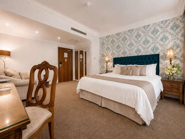 Room, King Bed, Ground Floor, Ashburn 2/7