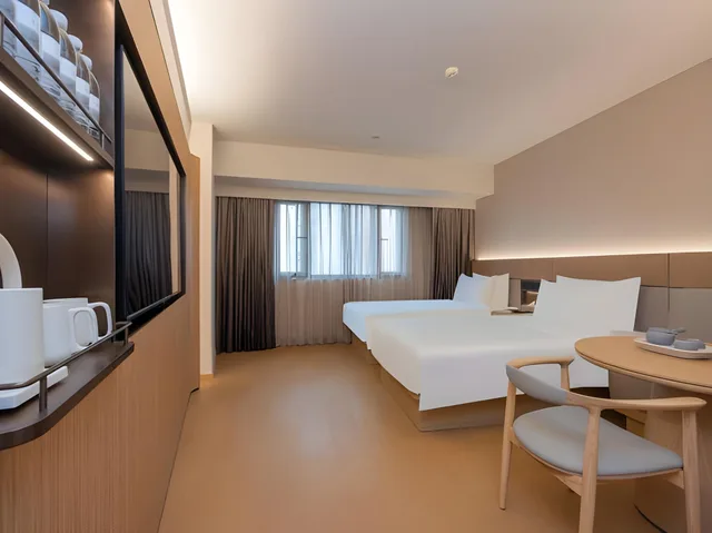 غرفة بزنس بسريرين منفصلين، JI Hotel Shenzhen Convention Center 1/2