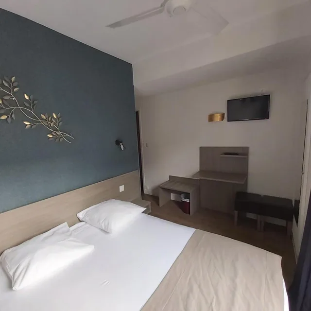 Room, Double Bed, Eiffel View، HOTEL EIFFEL KENSINGTON 2/10