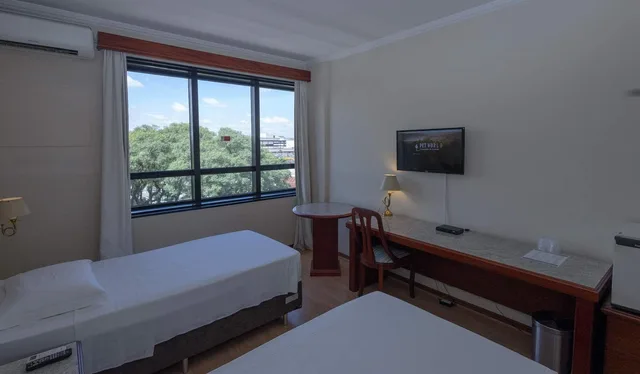 غرفة فاخرة بسريرين منفصلين، Lizon Curitiba Hotel 2/4
