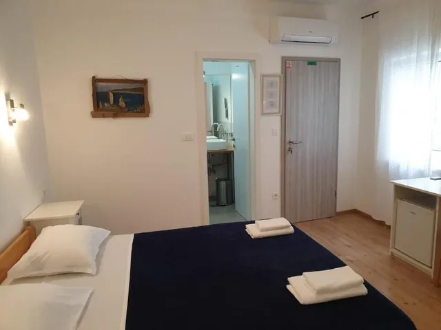 غرفة أساسية بسرير كوين، Golden B&B 1/6