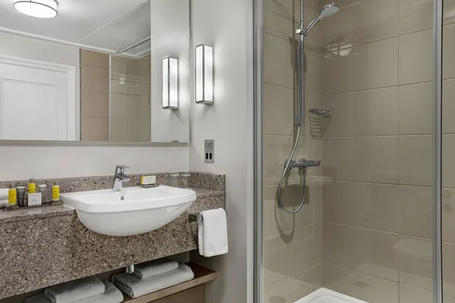 Executive, King Bed, Bristol Marriott Royal Hotel 4/4