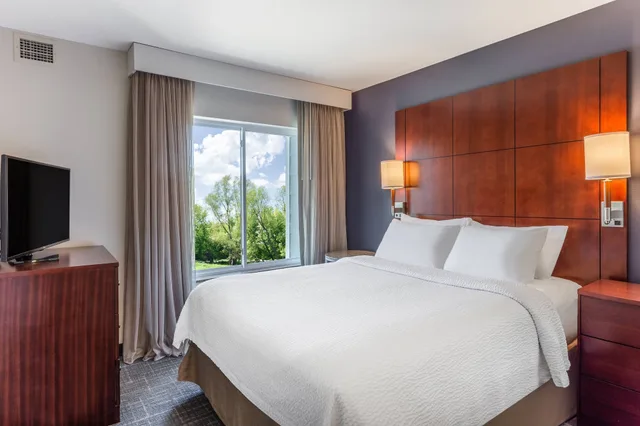 استوديو بسرير كينج مع أريكة، Residence Inn by Marriott Duluth 1/4