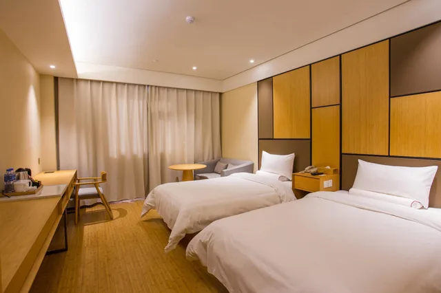 غرفة بزنس بسريرين منفصلين بإطلالة على المدينة، 2000 Hotel 1/5