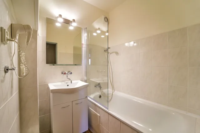 غرفة بسريرين منفصلين، Hotel Charles Central 4/5
