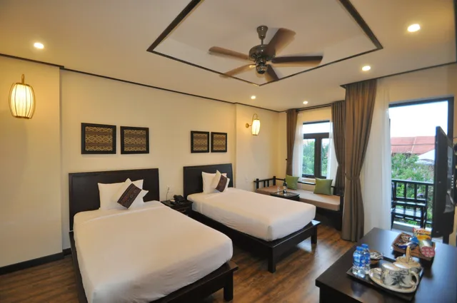 غرفة ديلوكس بسرير كينج بإطلالة على المدينة بشرفة، The Quin Riverside Villa 3/4